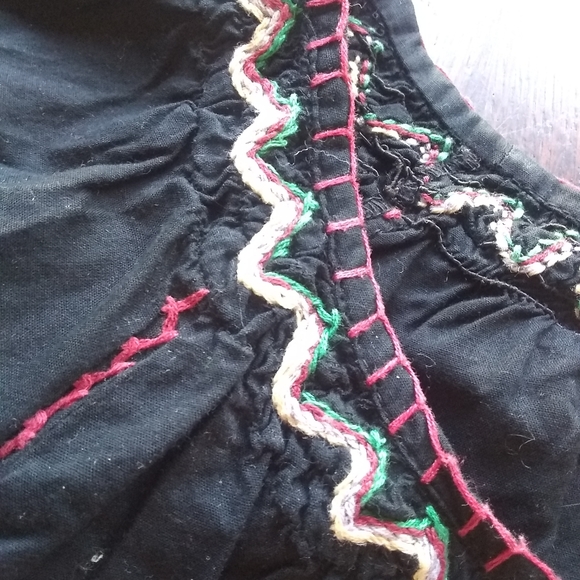 Embroidered peasant top - Picture 4 of 9